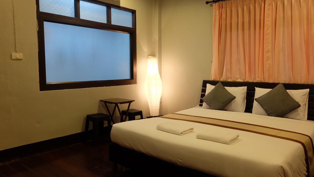 Marina hut guest house Ko Lanta Extérieur photo