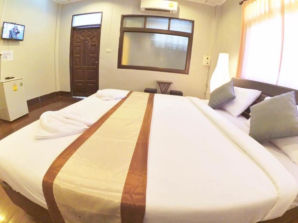 Marina hut guest house Ko Lanta Extérieur photo