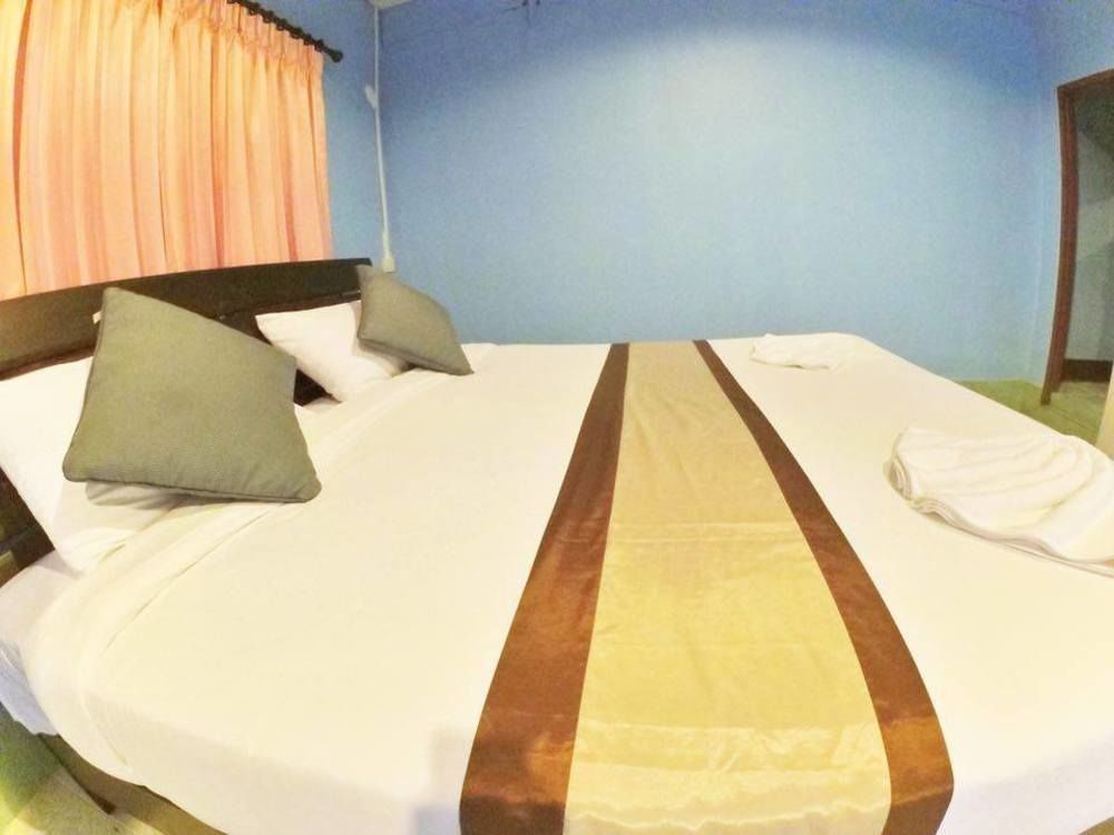 Marina hut guest house Ko Lanta Extérieur photo