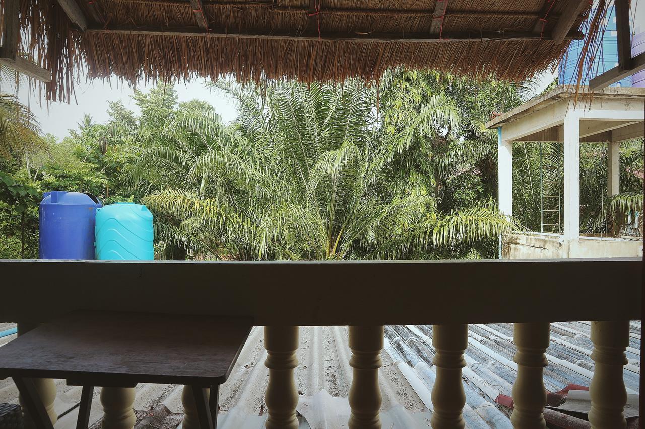 Marina hut guest house Ko Lanta Extérieur photo