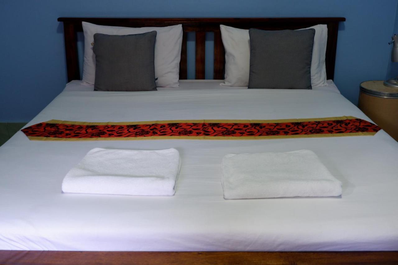Marina hut guest house Ko Lanta Extérieur photo
