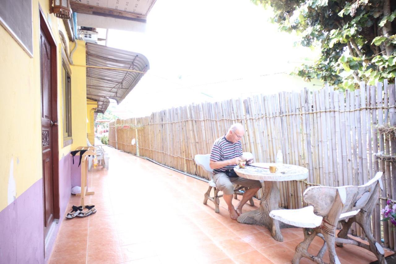 Marina hut guest house Ko Lanta Extérieur photo