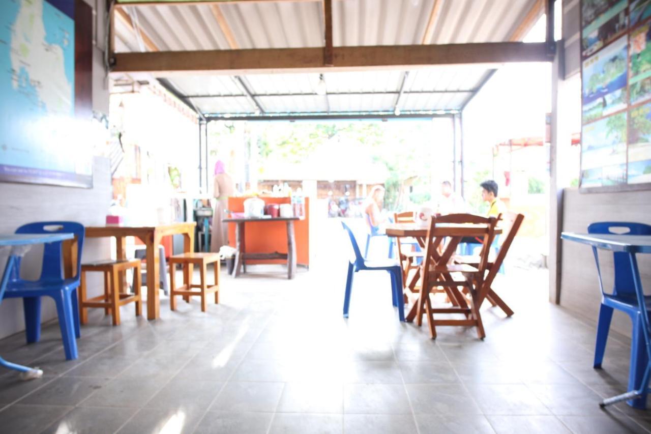 Marina hut guest house Ko Lanta Extérieur photo